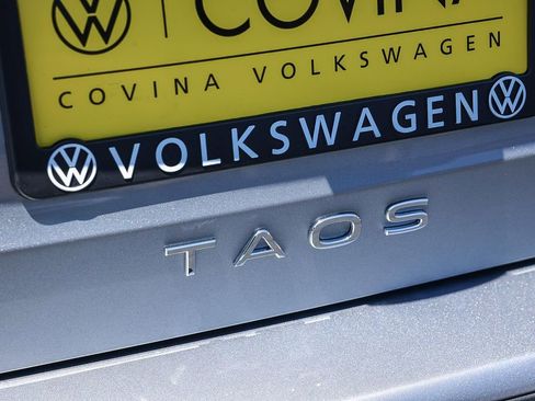New 2025 Volkswagen Taos SE image 9