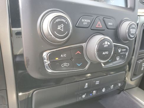 Used 2017 RAM 1500 Sport w/ Quick Order Package 26Q Night AWD/4WD image 32