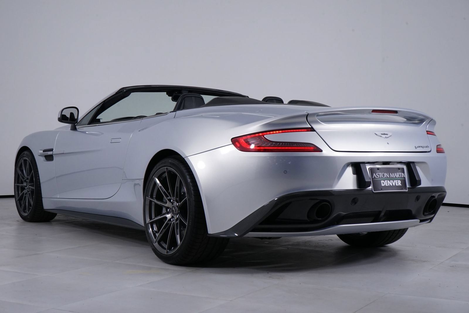 Used 2016 Aston Martin Vanquish Volante RWD image 18