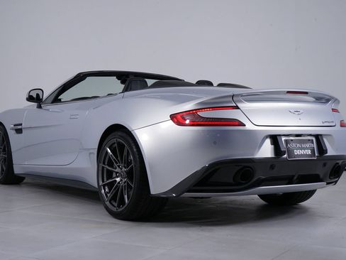 Used 2016 Aston Martin Vanquish Volante RWD image 18