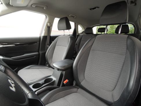 Used 2023 Kia Seltos S w/ Navigation Package FWD image 23