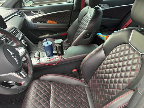 Used 2022 Genesis G70 3.3T RWD image 7
