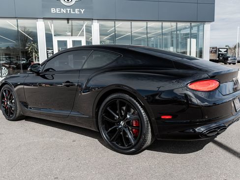 Used 2022 Bentley Continental GT image 9