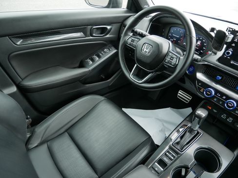 Used 2024 Honda Civic Sport Touring image 9