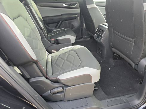 New 2026 Volkswagen Atlas Peak Edition image 17