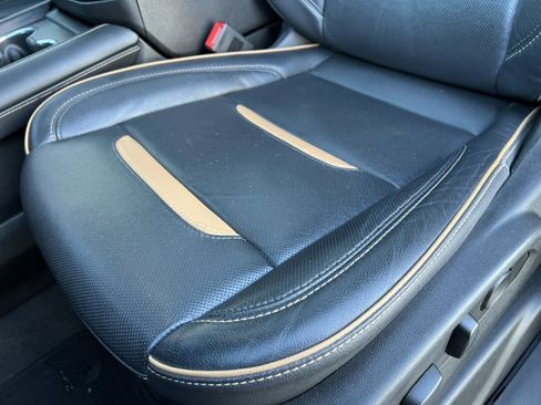 Used 2023 GMC Yukon XL AT4 image 15