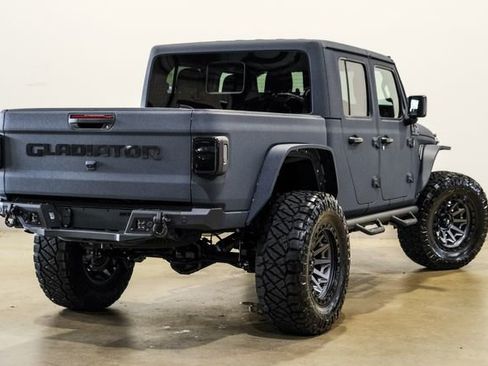 Used 2025 Jeep Gladiator Sport AWD/4WD image 7
