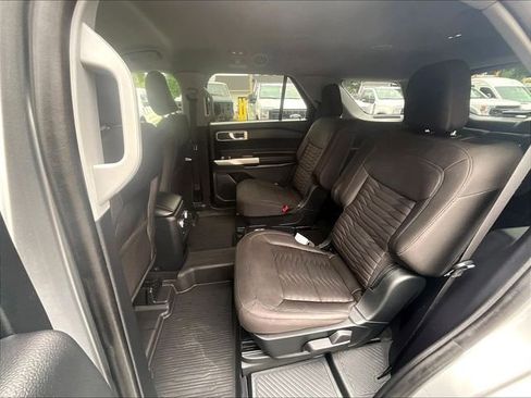 Used 2021 Ford Explorer XLT AWD/4WD image 21