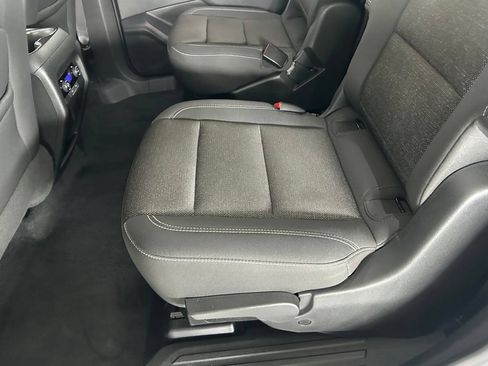 Used 2024 Chevrolet Traverse LT FWD image 52