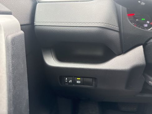 Used 2021 Toyota RAV4 LE w/ Carpet Mat Package (TMS) image 23