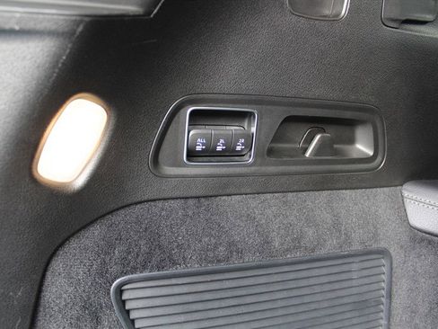 Used 2022 Mercedes-Benz GLS 450 4MATIC image 38