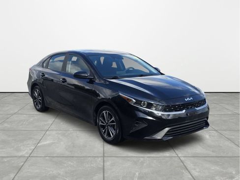 Used 2024 Kia Forte LXS FWD image 2