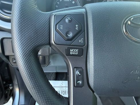 Used 2019 Toyota Tacoma TRD Sport AWD/4WD image 24