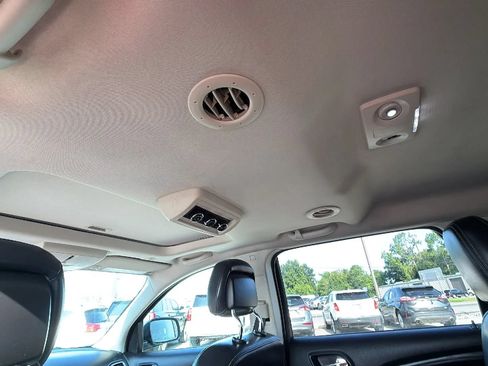 Used 2020 Dodge Journey Crossroad FWD image 19