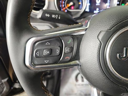 Certified 2023 Jeep Gladiator Overland image 19