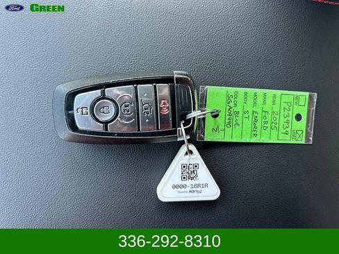Used 2025 Ford Explorer ST RWD image 28