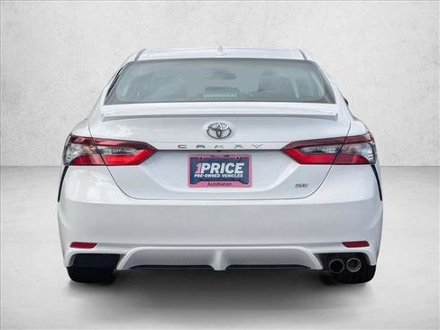 Used 2024 Toyota Camry SE image 7