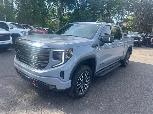 Used 2024 GMC Sierra 1500 AT4 w/ AT4 Premium Package AWD/4WD image 5