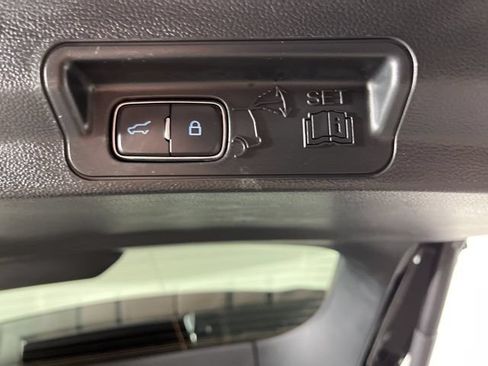 Used 2024 Ford Explorer XLT w/ Equipment Group 202A RWD image 46