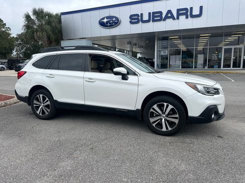 Used 2019 Subaru Outback 3.6R Limited w/ Popular Package #2 image 1