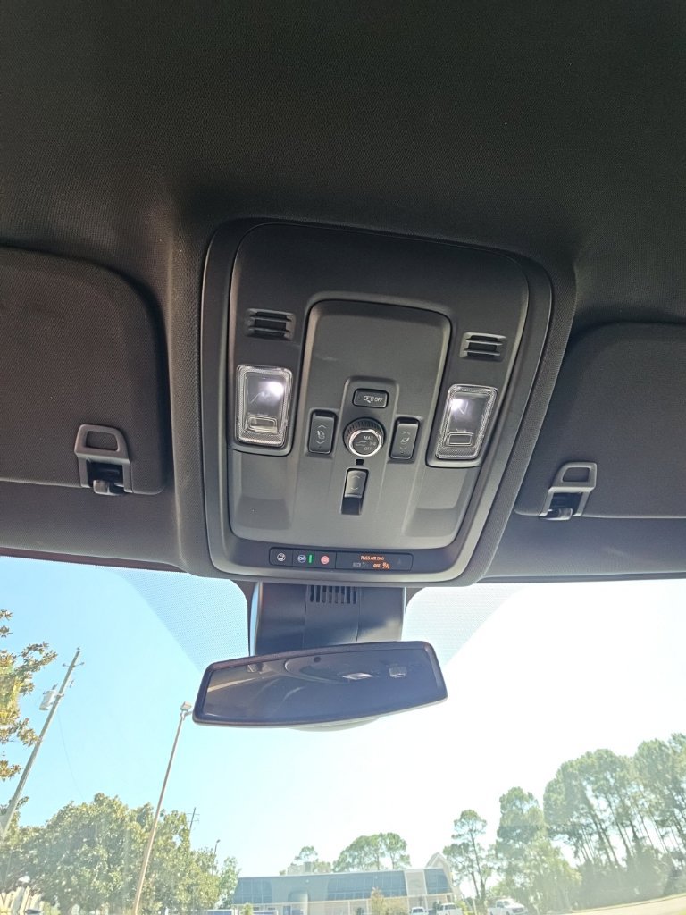 Used 2025 GMC Yukon XL Elevation AWD/4WD image 33