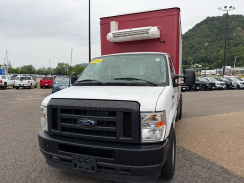 Used 2024 Ford E-350 and Econoline 350 Super Duty w/ Power Windows & Locks Group RWD image 2