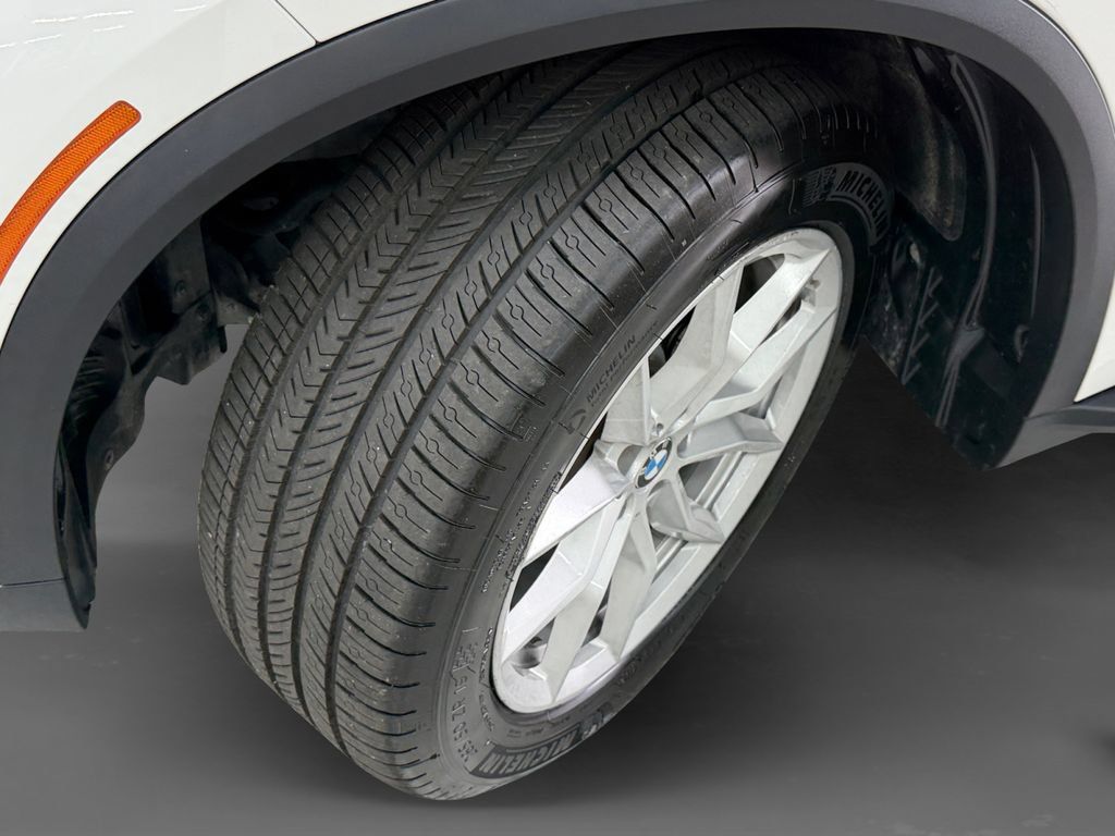 Used 2019 BMW X5 xDrive40i w/ Luxury Seating Package AWD/4WD image 9