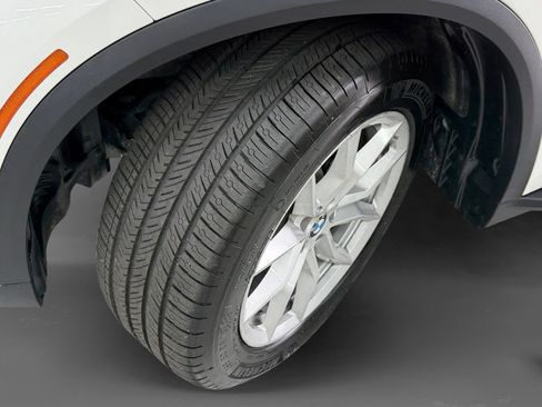 Used 2019 BMW X5 xDrive40i w/ Luxury Seating Package AWD/4WD image 9