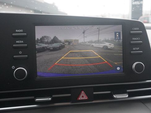 Used 2023 Hyundai Elantra SEL image 38