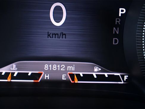 Used 2015 Jeep Cherokee Limited image 23