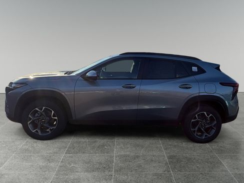 New 2026 Chevrolet Trax LT image 2