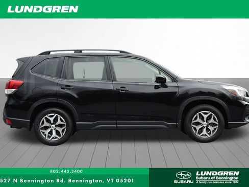 Used 2020 Subaru Forester Premium image 2