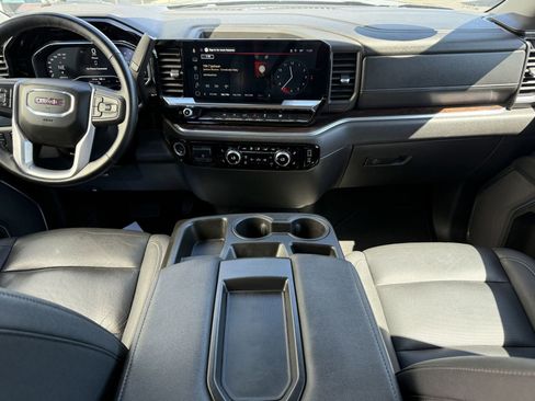 Used 2025 GMC Sierra 1500 SLT image 11