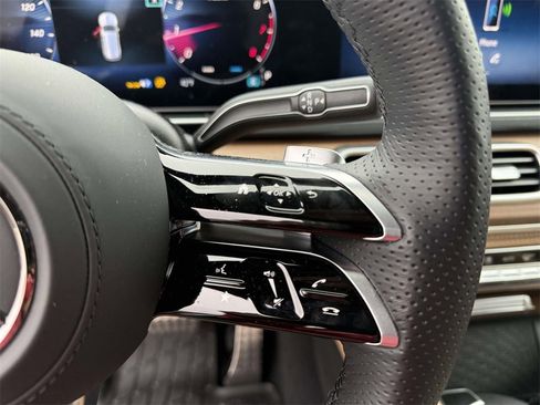 Used 2026 Mercedes-Benz GLS 580 4MATIC image 19