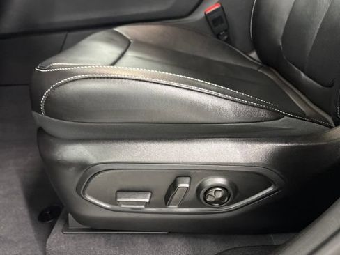 Used 2022 Jeep Grand Cherokee Limited 4xe w/ Luxury Tech Group II AWD/4WD image 14