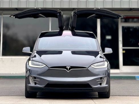 Used 2019 Tesla Model X Performance image 3