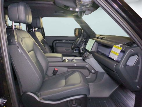 New 2026 Land Rover Defender 90 V8 AWD/4WD image 30