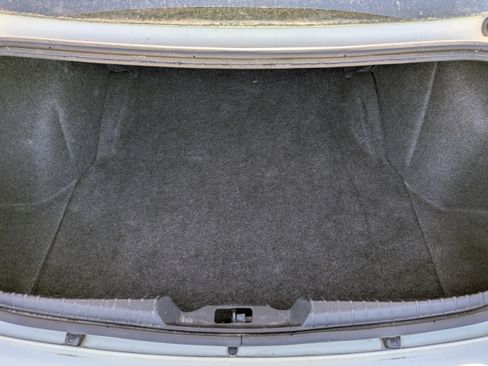 Used 2009 Chrysler 300 LX image 16