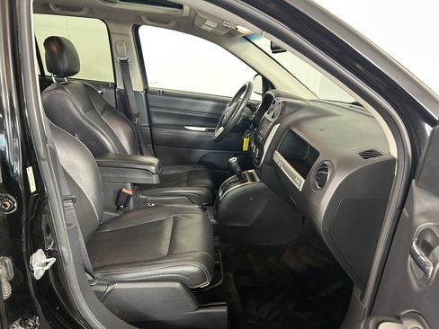 Used 2016 Jeep Compass Latitude AWD/4WD image 25