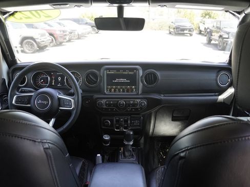 Certified 2023 Jeep Gladiator Overland AWD/4WD image 33