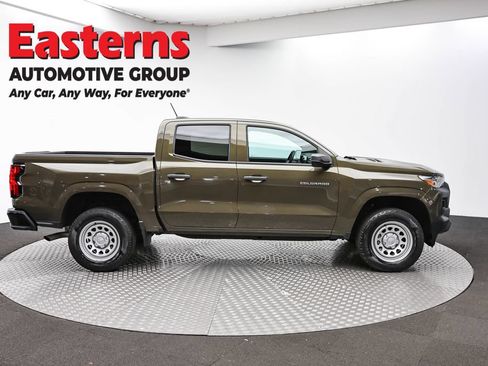 Used 2023 Chevrolet Colorado W/T RWD image 4