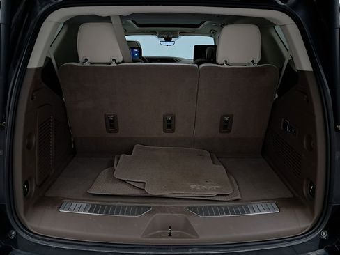 Used 2021 GMC Yukon Denali w/ Denali Premium Package image 54