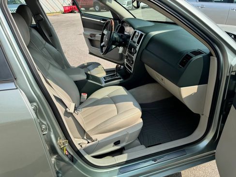 Used 2005 Chrysler 300 C w/ Protection Group II RWD image 23