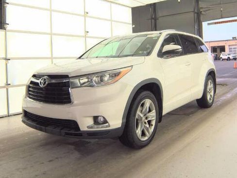 Used 2015 Toyota Highlander Limited image 2