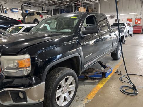 Used 2015 GMC Sierra 1500 SLE w/ SLE Value Package image 3