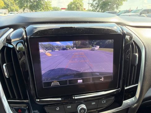 Used 2020 Chevrolet Traverse LT AWD/4WD image 18
