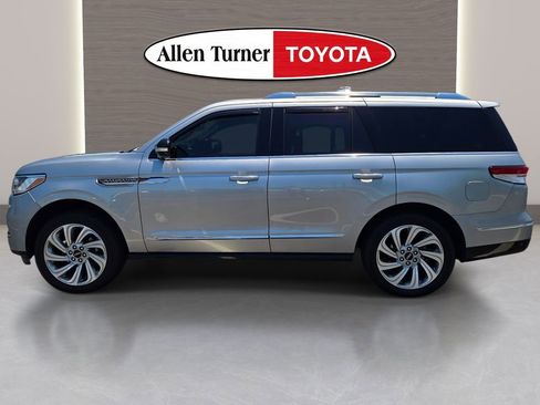 Used 2024 Lincoln Navigator Reserve AWD/4WD image 15