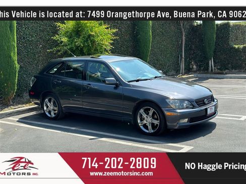 Used 2004 Lexus IS 300 SportCross RWD image 3