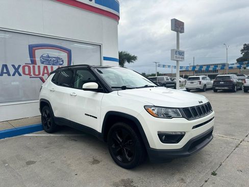 Used 2018 Jeep Compass Latitude w/ Popular Equipment Group AWD/4WD image 14