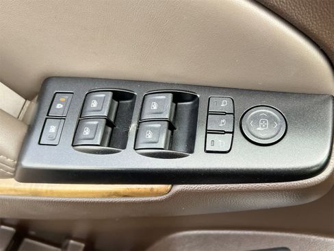 Used 2016 GMC Yukon Denali w/ Open Road Package image 17